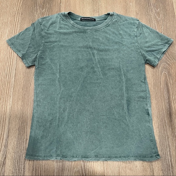 Brandy Melville Vintage Wash Green Tee - Picture 7 of 9